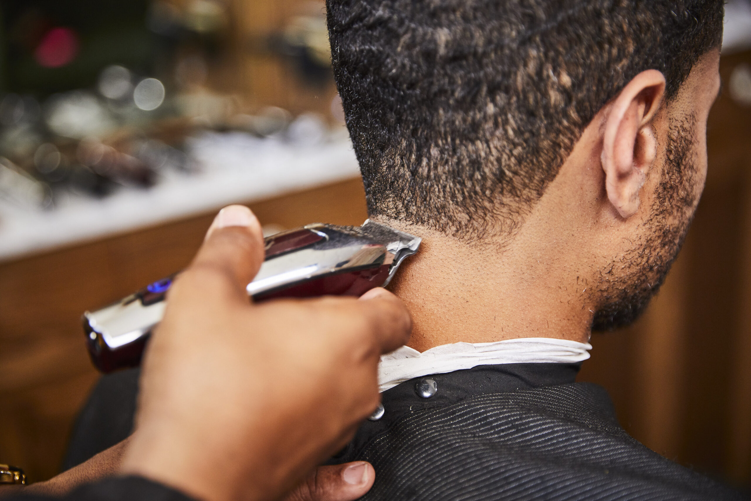 cordless detailer li trimming hair